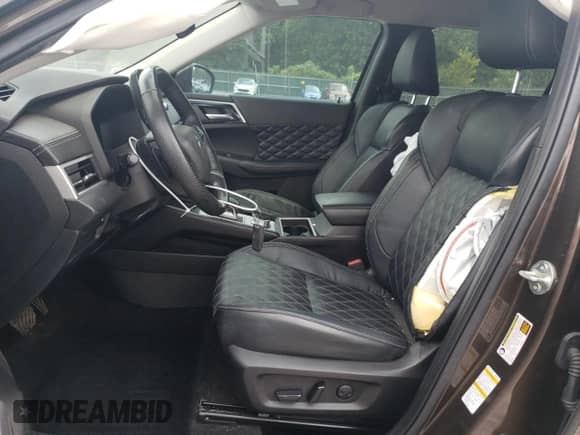 2022 Mitsubishi Outlander SEL z VIN JA4J3VA87NZ010132, wystawiony jako Copart lot #65587355 z przebiegiem 61 564 mil mil oraz Szkoda całkowita • Salvage title. Historia ofert i sprzedaży dostępna na DreamBid. Obrazek 7.