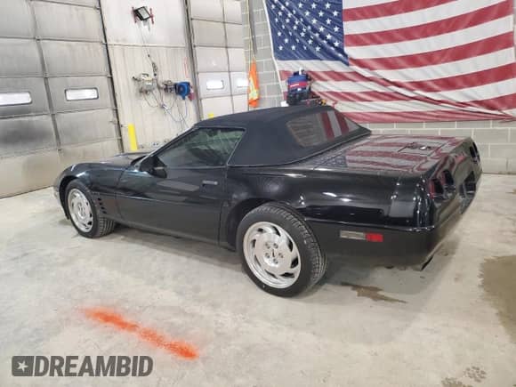 1994 Chevrolet Corvette with VIN 1G1YY32P8R5103280, listed as a Copart auction lot 83605404 with 116,481 mi miles and Clean title. Bid and sale history available at DreamBid. Image 2.
