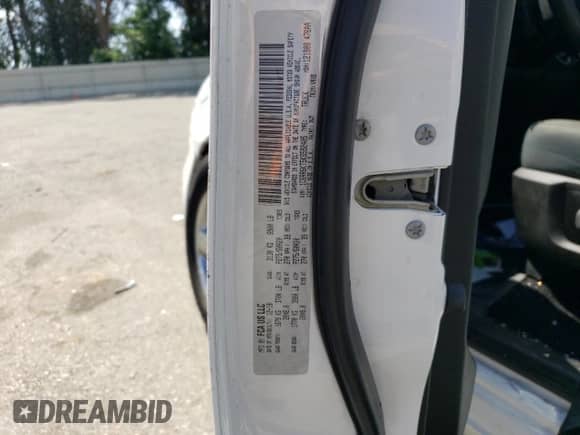 2019 Ram 1500 Express z VIN 1C6RR6KT5KS592405, wystawiony jako Copart lot #71545005 z przebiegiem Nie podano mil oraz Szkoda całkowita • Salvage title. Historia ofert i sprzedaży dostępna na DreamBid. Obrazek 12.