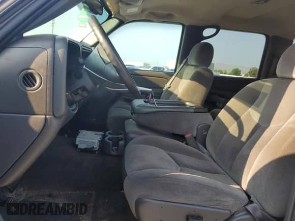2006 GMC Sierra 1500 SLE1 с VIN 2GTEK13T961121022, выставлен на аукционе Copart как лот 69016315 с пробегом 226 847 миль миль и Списание • Salvage title. История ставок и продаж доступна на DreamBid. Изображение 7.