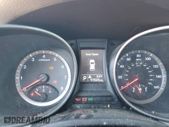 2015 Hyundai Santa Fe с VIN 5XYZTDLB1FG252099, выставлен на аукционе Copart как лот 87267665 с пробегом 97 025 миль миль и Списание • Salvage title. История ставок и продаж доступна на DreamBid. Изображение 9.