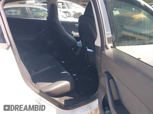 2023 Tesla Model Y Long Range с VIN 7SAYGDEEXPA103397, выставлен на аукционе IAAI как лот 42781803 с пробегом 28 537 миль миль и . История ставок и продаж доступна на DreamBid. Изображение 8.