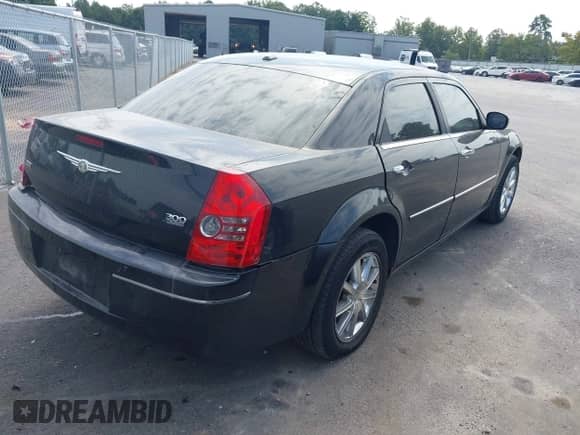 2010 Chrysler 300 Touring Signature с VIN 2C3CK5CV2AH109007, выставлен на аукционе IAAI как лот 43101693 с пробегом 186 029 миль миль и . История ставок и продаж доступна на DreamBid. Изображение 4.