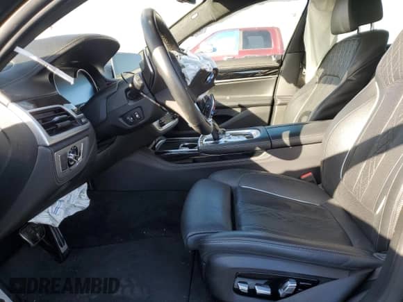 2019 BMW 7 Series 750i xDrive с VIN WBA7F2C57KB239470, выставлен на аукционе Copart как лот 67986555 с пробегом 70 821 миль миль и На запчасти • Non repairable. История ставок и продаж доступна на DreamBid. Изображение 7.