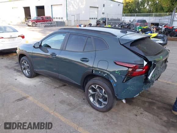 2025 Chevrolet Trax LT с VIN KL77LHEP6SC173983, выставлен на аукционе IAAI как лот 43213582 с пробегом 2 496 миль миль и . История ставок и продаж доступна на DreamBid. Изображение 3.