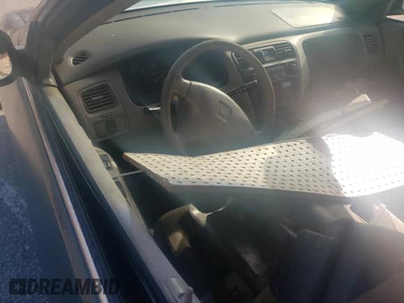 2000 Honda Accord LX с VIN 1HGCG1641YA100463, выставлен на аукционе Copart как лот 51118825 с пробегом Не указан миль и Списание • Salvage title. История ставок и продаж доступна на DreamBid. Изображение 8.