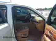 2015 Cadillac Escalade Platinum z VIN 1GYS4PKJ3FR642643, wystawiony jako IAAI lot #42927528 z przebiegiem 95 428 mil mil oraz . Historia ofert i sprzedaży dostępna na DreamBid. Obrazek 5.