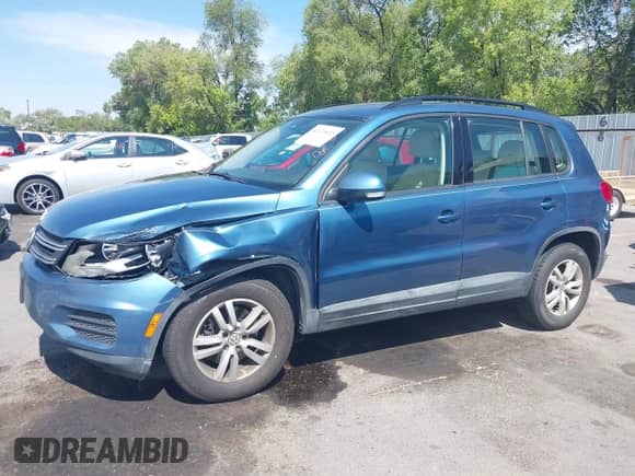 2017 Volkswagen Tiguan S с VIN WVGBV7AX7HK011930, выставлен на аукционе IAAI как лот 43126655 с пробегом 136 909 миль миль и . История ставок и продаж доступна на DreamBid. Изображение 14.