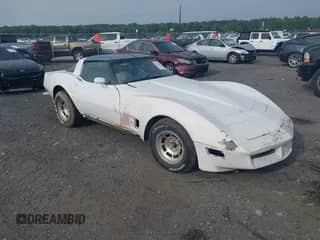 1982 Chevrolet Corvette с VIN 1G1AY8780C5106178, выставлен на аукционе IAAI как лот 42410144 с пробегом 124 660 миль миль и . История ставок и продаж доступна на DreamBid. Изображение 1.