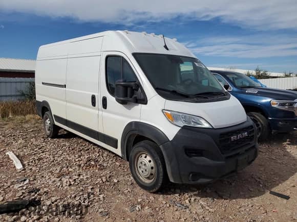 2023 Ram ProMaster Cargo z VIN 3C6LRVDG6PE560802, wystawiony jako Copart lot #86172715 z przebiegiem Nie podano mil oraz Czysty tytuł • Clean title. Historia ofert i sprzedaży dostępna na DreamBid. Obrazek 4.