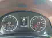 2012 Volkswagen Tiguan S с VIN WVGBV7AX9CW584992, выставлен на аукционе IAAI как лот 43278296 с пробегом 122 696 миль миль и . История ставок и продаж доступна на DreamBid. Изображение 7.