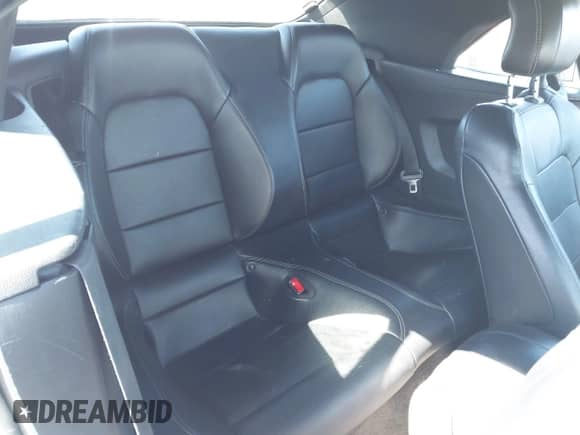 2015 Ford Mustang EcoBoost Premium z VIN 1FATP8UH9F5426696, wystawiony jako IAAI lot #43487142 z przebiegiem 128 295 mil mil oraz . Historia ofert i sprzedaży dostępna na DreamBid. Obrazek 8.