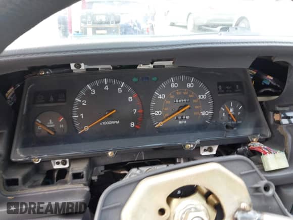 1988 Toyota Camry LE z VIN JT2SV22E9J3261621, wystawiony jako IAAI lot #42543098 z przebiegiem 154 582 mil mil oraz . Historia ofert i sprzedaży dostępna na DreamBid. Obrazek 20.