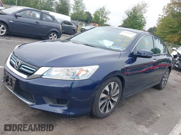 2015 Honda Accord Touring z VIN 1HGCR6F75FA014927, wystawiony jako IAAI lot #43268149 z przebiegiem 132 281 mil mil oraz . Historia ofert i sprzedaży dostępna na DreamBid. Obrazek 2.