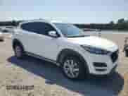 2021 Hyundai Tucson Value z VIN KM8J33A45MU390084, wystawiony jako Copart lot #71396955 z przebiegiem 72 428 mil mil oraz Szkoda całkowita • Salvage title. Historia ofert i sprzedaży dostępna na DreamBid. Obrazek 4.