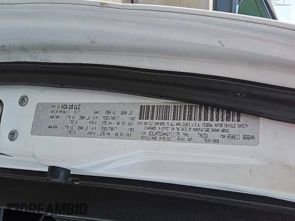 2017 Ram 1500 Tradesman z VIN 3C6JR7DG4HG711175, wystawiony jako Copart lot #50084015 z przebiegiem 152 668 mil mil oraz Czysty tytuł • Clean title. Historia ofert i sprzedaży dostępna na DreamBid. Obrazek 12.