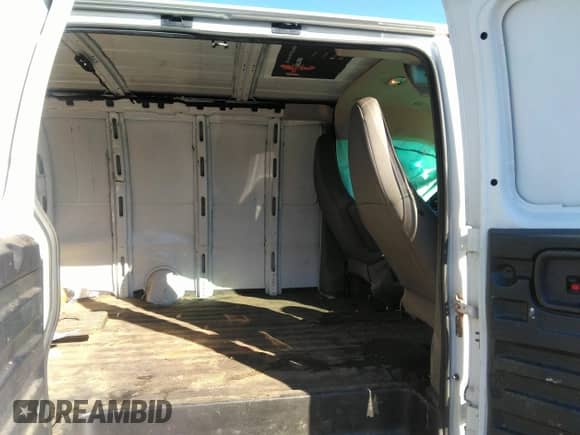 2020 Chevrolet Express Cargo with VIN 1GCWGBFP3L1148549, listed as a IAAI auction lot 43095483 with 135,450 mi miles and . Bid and sale history available at DreamBid. Image 8.