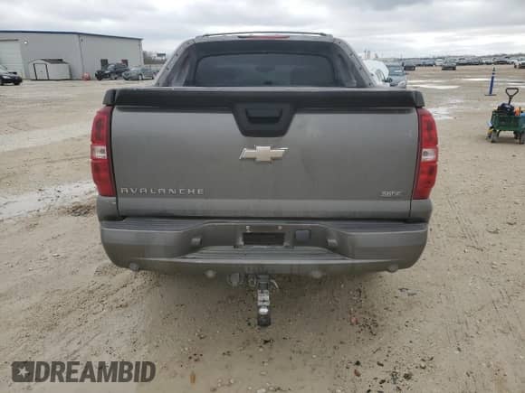 2008 Chevrolet Avalanche LTZ with VIN 3GNEC12018G230435, listed as a Copart auction lot 45203165 with Not provided miles and Salvage title. Bid and sale history available at DreamBid. Image 6.