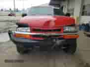 2001 Chevrolet Blazer LS z VIN 1GNCT18W71K247094, wystawiony jako Copart lot #53748065 z przebiegiem 145 695 mil mil oraz Szkoda całkowita • Salvage title. Historia ofert i sprzedaży dostępna na DreamBid. Obrazek 5.
