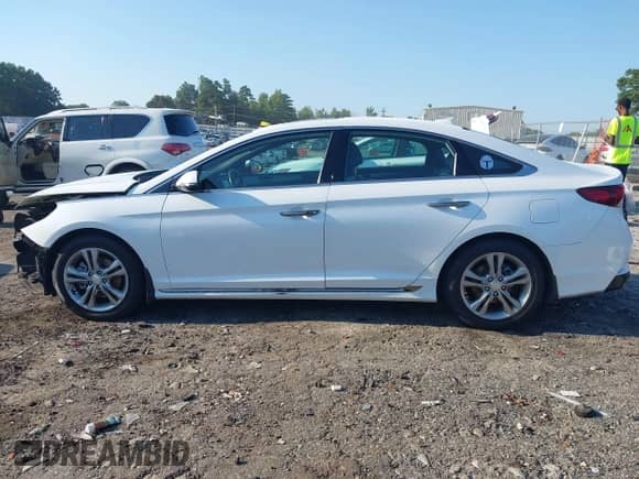 2019 Hyundai Sonata Sport с VIN 5NPE34AF1KH805258, выставлен на аукционе IAAI как лот 42997854 с пробегом 176 130 миль миль и . История ставок и продаж доступна на DreamBid. Изображение 15.