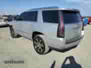 2017 Cadillac Escalade Luxury с VIN 1GYS4BKJ5HR405500, выставлен на аукционе Copart как лот 81289655 с пробегом 87 260 миль миль и Списание • Salvage title. История ставок и продаж доступна на DreamBid. Изображение 2.