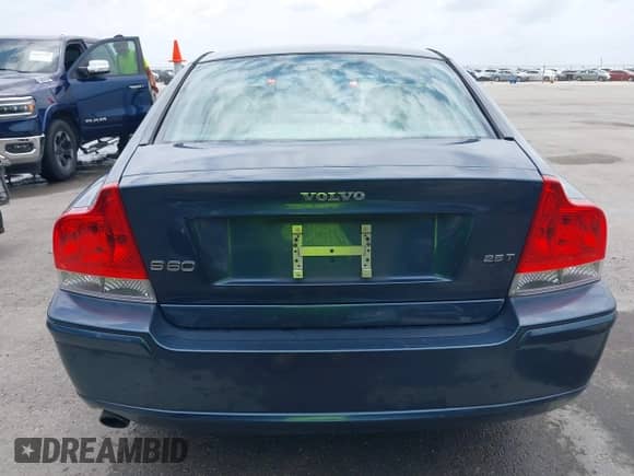2006 Volvo S60 2.5L Turbo с VIN YV1RS592X62546752, выставлен на аукционе IAAI как лот 42682743 с пробегом 137 974 миль миль и . История ставок и продаж доступна на DreamBid. Изображение 16.