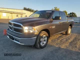 2018 Ram 1500 Tradesman z VIN 1C6RR7KM7JS267879, wystawiony jako Copart lot #68186485 z przebiegiem 150 651 mil mil oraz Czysty tytuł • Clean title. Historia ofert i sprzedaży dostępna na DreamBid. Obrazek 1.