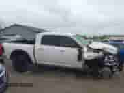 2015 Ram 1500 Outdoorsman z VIN 1C6RR7LT6FS635868, wystawiony jako IAAI lot #43380330 z przebiegiem 143 522 mil mil oraz . Historia ofert i sprzedaży dostępna na DreamBid. Obrazek 14.