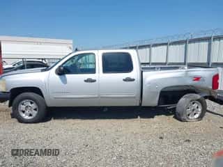 2011 Chevrolet Silverado 1500 LT z VIN 3GCPKSE35BG137683, wystawiony jako IAAI lot #42065017 z przebiegiem 189 388 mil mil oraz . Historia ofert i sprzedaży dostępna na DreamBid. Obrazek 6.