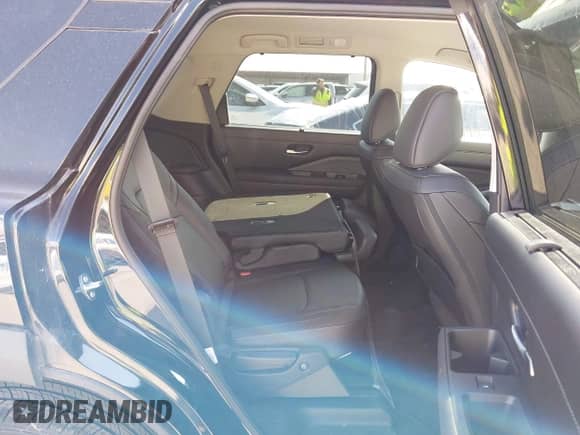 2025 Nissan Pathfinder SL с VIN 5N1DR3CAXSC235208, выставлен на аукционе IAAI как лот 42475254 с пробегом 5 697 миль миль и . История ставок и продаж доступна на DreamBid. Изображение 8.