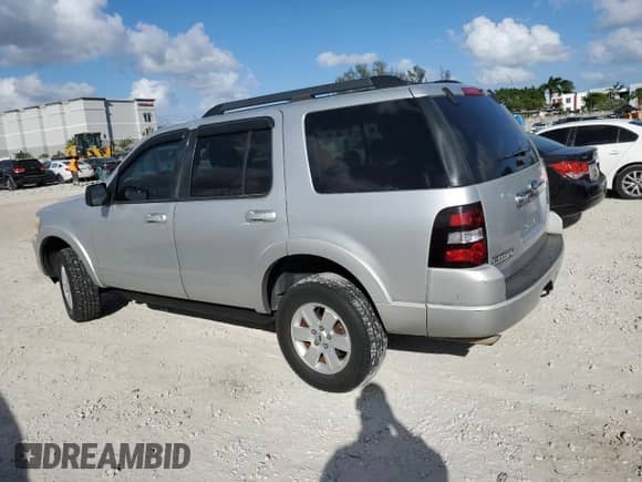 2010 Ford Explorer XLT с VIN 1FMEU6DE6AUB07868, выставлен на аукционе Copart как лот 82754985 с пробегом 149 480 миль миль и Чистый • Clean title. История ставок и продаж доступна на DreamBid. Изображение 2.