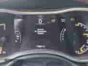 2015 Jeep Grand Cherokee Summit z VIN 1C4RJFJM7FC236998, wystawiony jako IAAI lot #43391148 z przebiegiem 173 967 mil mil oraz . Historia ofert i sprzedaży dostępna na DreamBid. Obrazek 7.