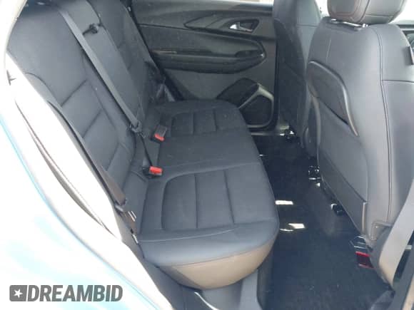 2023 Chevrolet TrailBlazer RS с VIN KL79MTSL4PB156817, выставлен на аукционе IAAI как лот 43356314 с пробегом 32 742 миль миль и . История ставок и продаж доступна на DreamBid. Изображение 8.