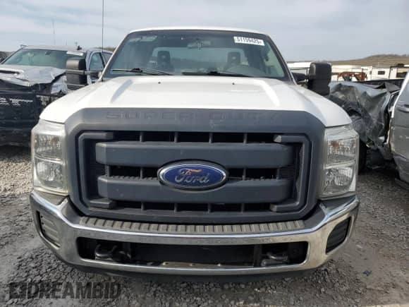 2013 Ford F-250 XL z VIN 1FT7X2A64DEB17792, wystawiony jako Copart lot #51159425 z przebiegiem 246 495 mil mil oraz Czysty tytuł • Clean title. Historia ofert i sprzedaży dostępna na DreamBid. Obrazek 5.