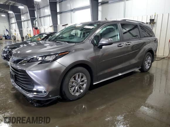 2024 Toyota Sienna XLE with VIN 5TDYSKFC9RS147406, listed as a Copart auction lot 62711715 with 5,454 mi miles and Salvage title. Bid and sale history available at DreamBid. Image 1.