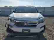 2019 Honda Pilot Touring 8-Passenger z VIN 5FNYF6H91KB085992, wystawiony jako Copart lot #57555005 z przebiegiem 59 063 mil mil oraz Szkoda całkowita • Salvage title. Historia ofert i sprzedaży dostępna na DreamBid. Obrazek 5.