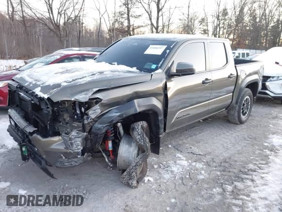 2024 Toyota Tacoma SR5 with VIN 3TMLB5JN9RM046175, listed as a IAAI auction lot 41006597 with 6,139 mi miles and . Bid and sale history available at DreamBid. Image 17.