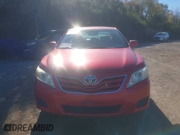 2010 Toyota Camry z VIN 4T1BF3EK2AU071449, wystawiony jako IAAI lot #43559251 z przebiegiem 246 661 mil mil oraz . Historia ofert i sprzedaży dostępna na DreamBid. Obrazek 6.