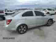 2018 Chevrolet Sonic Premier z VIN 1G1JF5SB6J4105479, wystawiony jako Copart lot #86638054 z przebiegiem Nie podano mil oraz Szkoda całkowita • Salvage title. Historia ofert i sprzedaży dostępna na DreamBid. Obrazek 3.