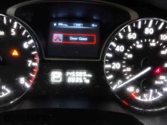 2014 Nissan Pathfinder SL with VIN 5N1AR2MM6EC682693, listed as a IAAI auction lot 43323362 with 145,989 mi miles and . Bid and sale history available at DreamBid. Image 15.