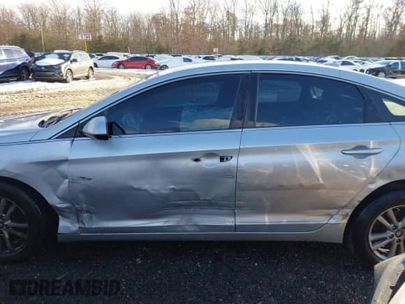 2017 Hyundai Sonata SE с VIN 5NPE24AF1HH566046, выставлен на аукционе IAAI как лот 41244847 с пробегом Не указан миль и . История ставок и продаж доступна на DreamBid. Изображение 13.