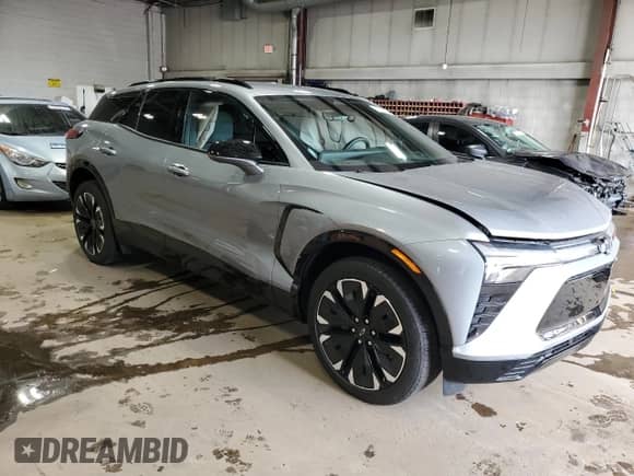 2024 Chevrolet Blazer EV eAWD RS with VIN 3GNKDCRJ3RS163975, listed as a Copart auction lot 63620715 with 1,870 mi miles and Salvage title. Bid and sale history available at DreamBid. Image 4.