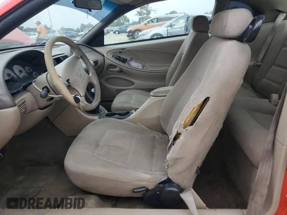 2000 Ford Mustang z VIN 1FAFP404XYF203704, wystawiony jako Copart lot #82164785 z przebiegiem 250 248 mil mil oraz Szkoda całkowita • Salvage title. Historia ofert i sprzedaży dostępna na DreamBid. Obrazek 7.