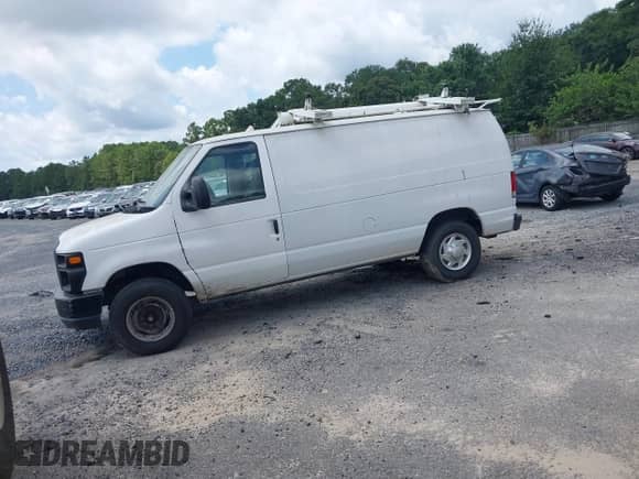 2013 Ford Econoline Cargo Commercial with VIN 1FTNE2EL7DDB01377, listed as a IAAI auction lot 42831123 with 165,869 mi miles and . Bid and sale history available at DreamBid. Image 18.