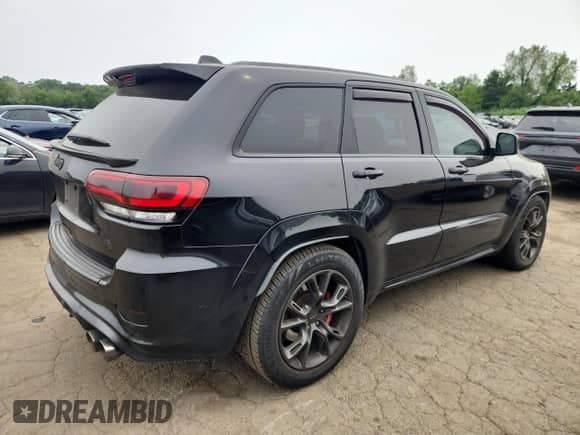 2019 Jeep Grand Cherokee SRT z VIN 1C4RJFDJ4KC644533, wystawiony jako Copart lot #65895185 z przebiegiem 27 844 mil mil oraz Szkoda całkowita • Salvage title. Historia ofert i sprzedaży dostępna na DreamBid. Obrazek 3.