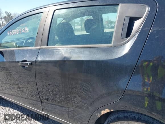 2015 Chevrolet Sonic LS с VIN 1G1JA6SH0F4145993, выставлен на аукционе IAAI как лот 43338328 с пробегом 136 855 миль миль и . История ставок и продаж доступна на DreamBid. Изображение 12.