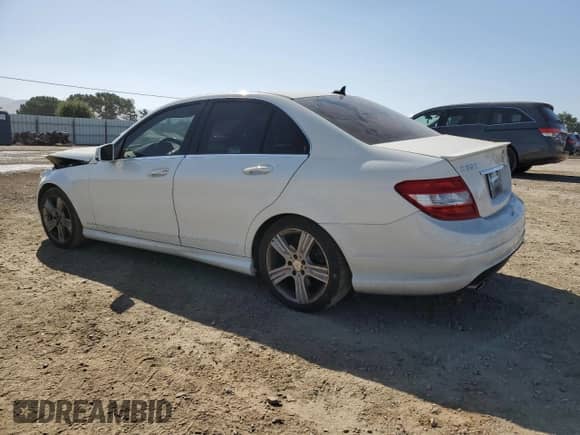 2011 Mercedes-Benz C 350 Sport с VIN WDDGF5GB1BF656764, выставлен на аукционе Copart как лот 59581035 с пробегом 177 596 миль миль и Списание • Salvage title. История ставок и продаж доступна на DreamBid. Изображение 2.