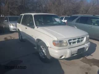 2000 Ford Explorer with VIN 1FMDU65P0YZB88259, listed as a IAAI auction lot 41527977 with 253,013 mi miles and . Bid and sale history available at DreamBid. Image 1.