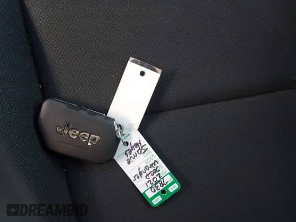 2021 Jeep Wrangler Unlimited Willys с VIN 1C4HJXDN1MW779815, выставлен на аукционе IAAI как лот 41923859 с пробегом 29 909 миль миль и . История ставок и продаж доступна на DreamBid. Изображение 11.