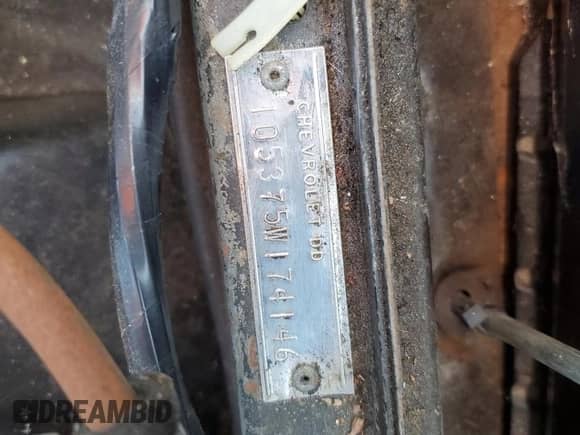 1965 Chevrolet Corvair z VIN 105375W174146, wystawiony jako Copart lot #73710124 z przebiegiem 62 799 mil mil oraz Nie do naprawy • Non repairable. Historia ofert i sprzedaży dostępna na DreamBid. Obrazek 13.